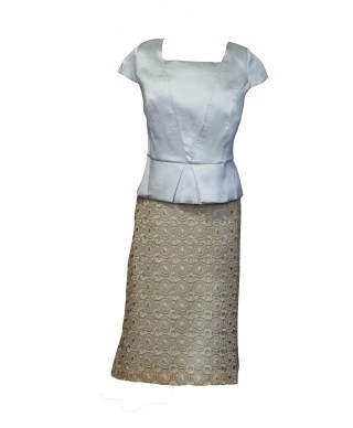 CONJUNTO DE FALDA Y CHAQUETA        MIDI   CELESTE   MOURIÑO